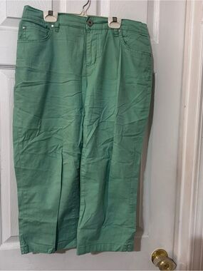 Ladies Bandolino Capris